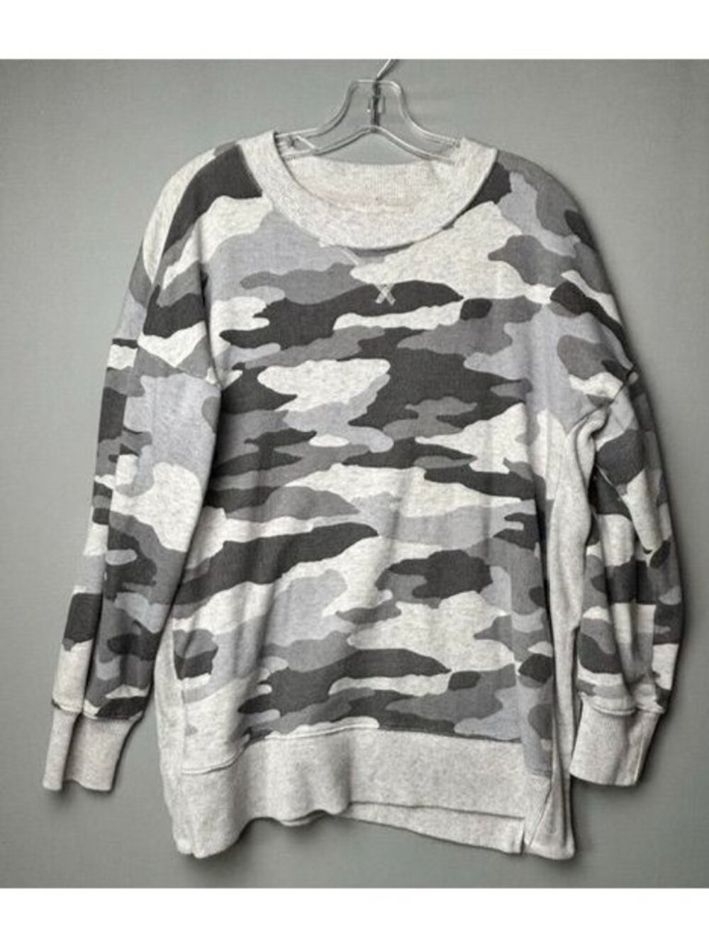 Aerie Offline Sweatshirt Women's M Gray Camo Oversized Tunic Side Slit Pullover
